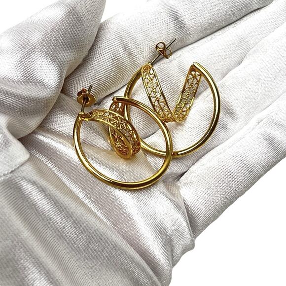 Hoop Earrings Gold Tone Swoop Cutout Spiral Unique Artistic Swirl Filigree Post - Picture 8 of 9